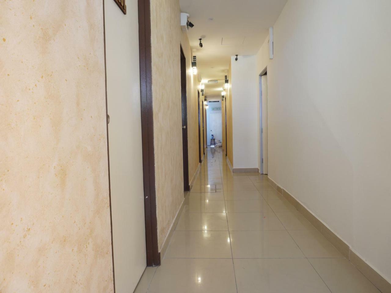 Oyo 90121 Summer House Bed & Cafe Kuala Lumpur Bagian luar foto