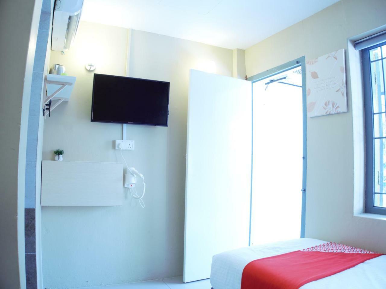 Oyo 90121 Summer House Bed & Cafe Kuala Lumpur Bagian luar foto