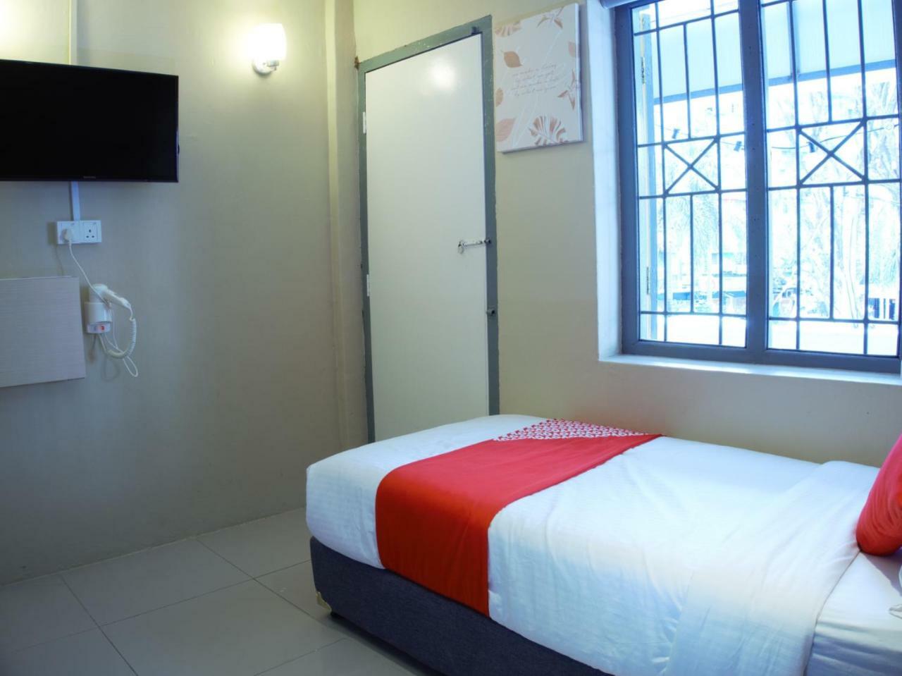 Oyo 90121 Summer House Bed & Cafe Kuala Lumpur Bagian luar foto